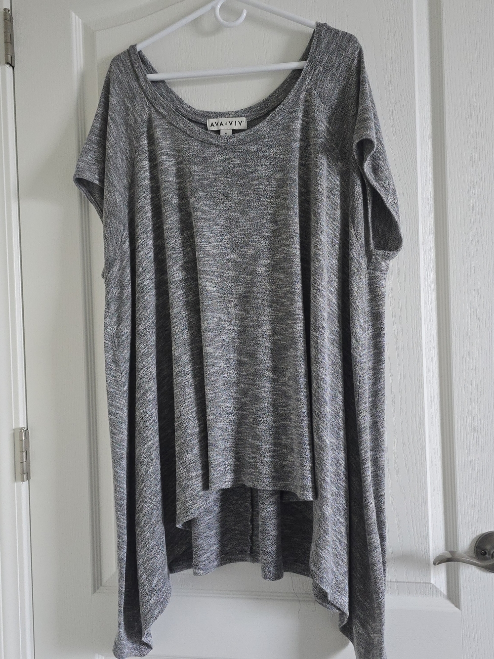 Ava & Viv Heather Gray Scoop Neck High-Low Tunic